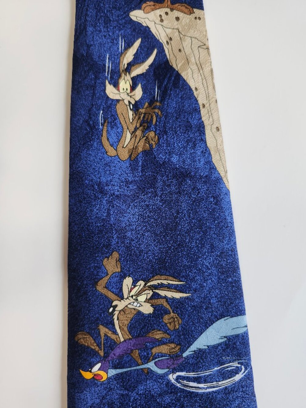 Vintage Looney Tunes Blue Tie Wile E Coyote + Roadrunner 1995 100% Silk - Picture 6 of 8